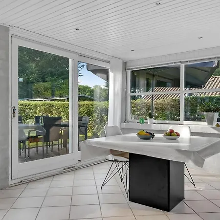 3 Bedroom Gorgeous In Hébergement de vacances *